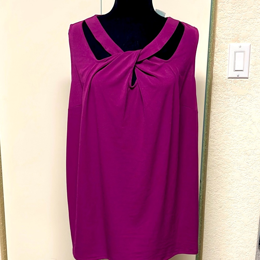 41 HAWTHORN
Jaslinda Twist Neckline Moss Crepe Knit Top Magenta